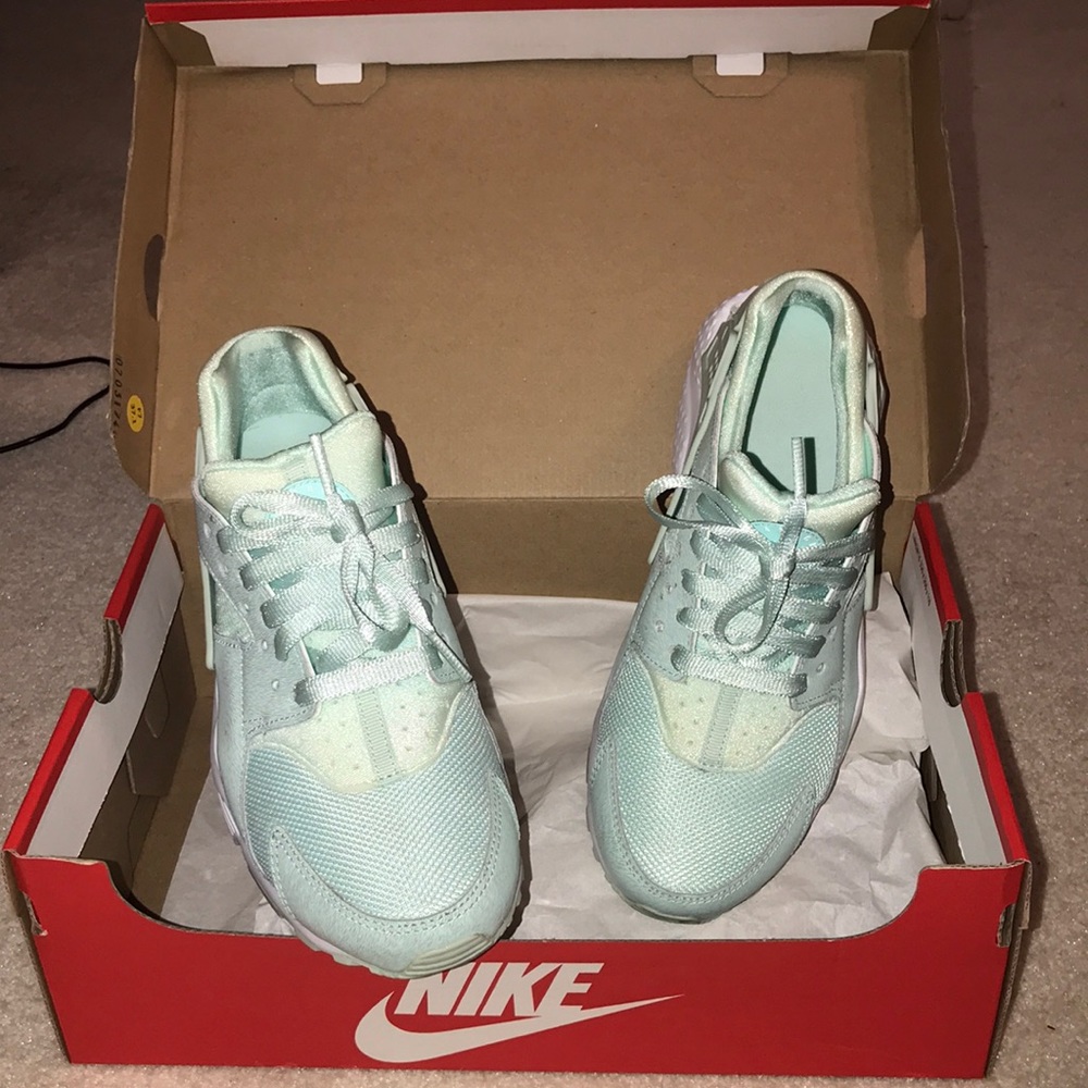Mint green huaraches